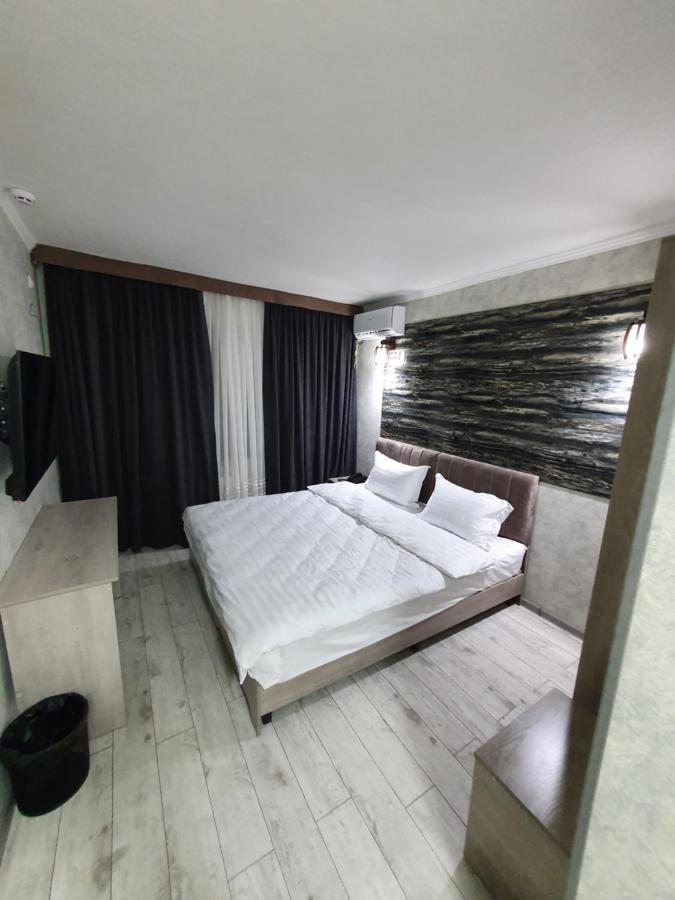 Artist Regenci Hotel Tasjkent Exteriör bild
